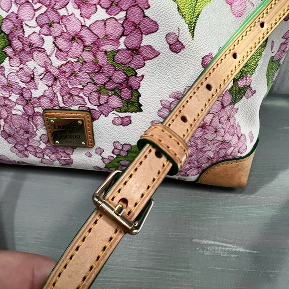 Dooney and Bourke Gorgeous Convertible Bag With Lavender Hydrangea Flowers - Picture 4 of 14